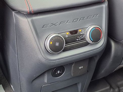 Used 2025 Ford Explorer ST-Line image 17