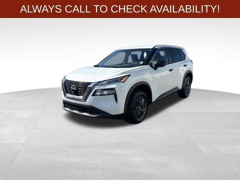 Used 2021 Nissan Rogue S FWD image 3