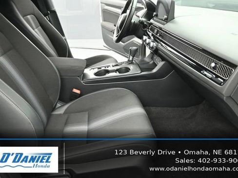 Used 2025 Honda Civic Sport image 40