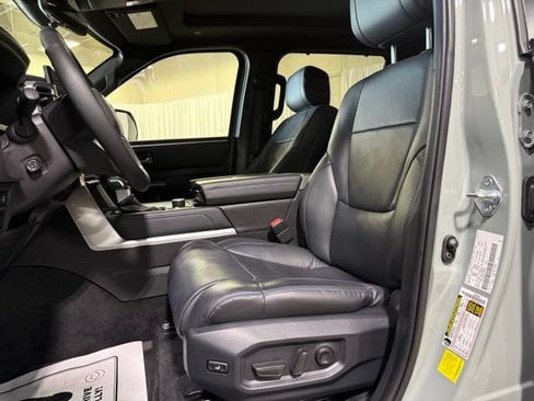 Used 2025 Toyota Tundra Platinum AWD/4WD image 5