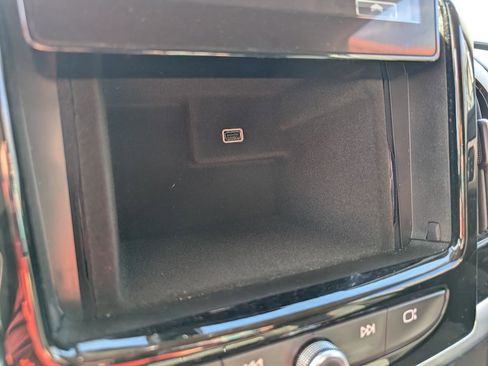 Used 2019 Chevrolet Traverse LT w/ LPO, Floor Liner Package image 26