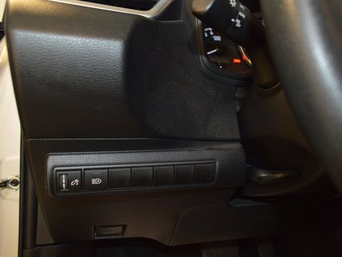 Used 2020 Toyota Corolla LE FWD image 16