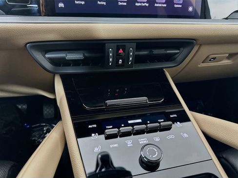 Certified 2024 Porsche Cayenne AWD/4WD image 17
