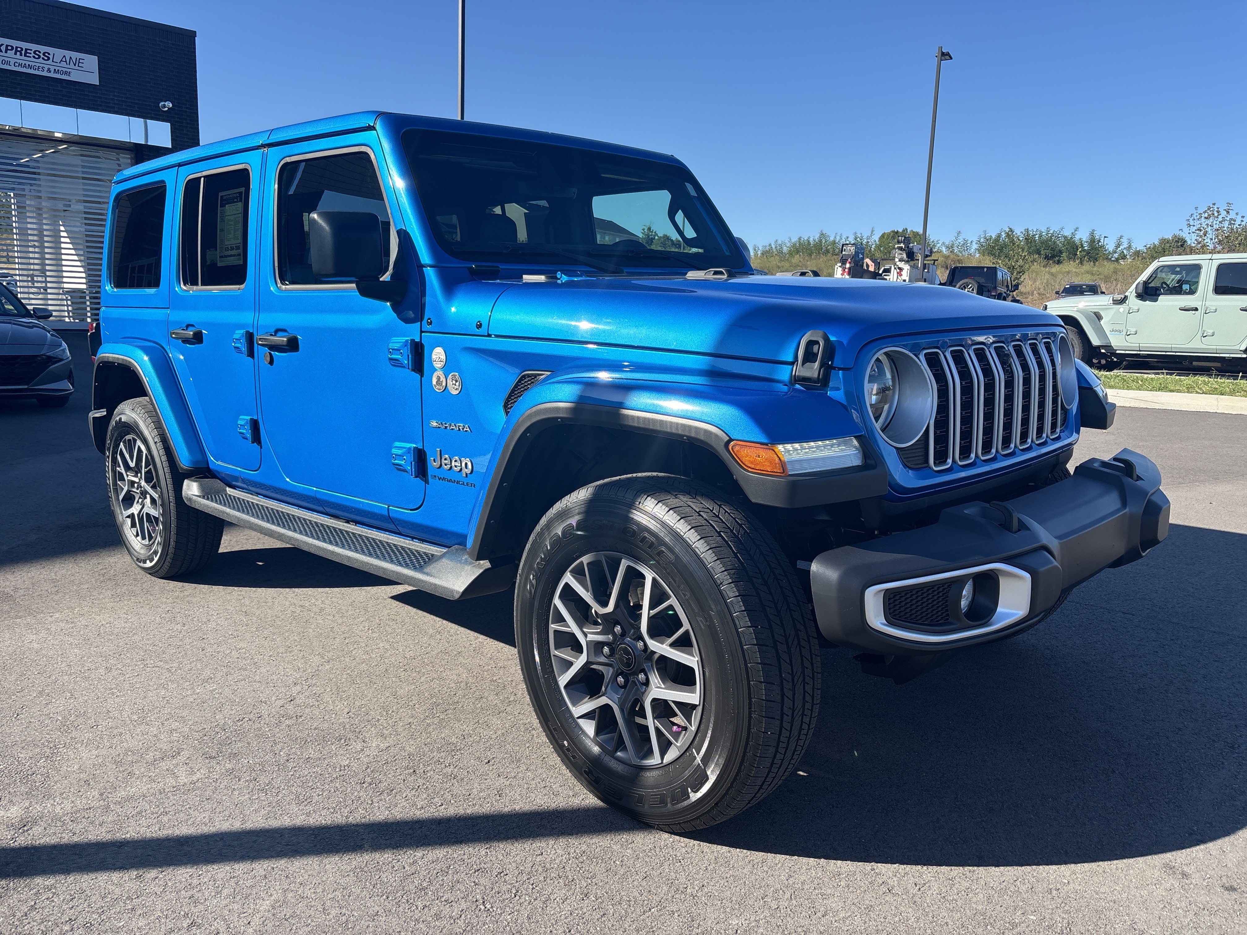 Used 2024 Jeep Wrangler Unlimited Sahara w/ Technology Group AWD/4WD image 9