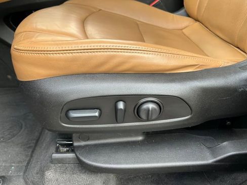 Used 2018 Buick Enclave Premium w/ LPO, Luxury Package FWD image 21