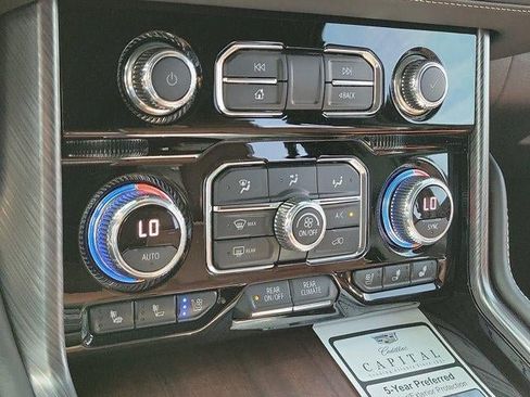 Used 2023 GMC Yukon Denali Ultimate AWD/4WD image 34