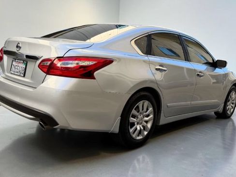 Used 2017 Nissan Altima 2.5 S w/ Power Driver Seat Package FWD image 6