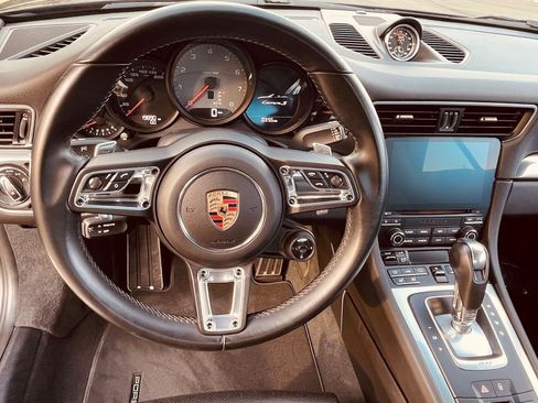 Used 2019 Porsche 911 Carrera S image 37