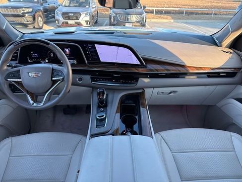 Used 2024 Cadillac Escalade Sport Platinum image 16