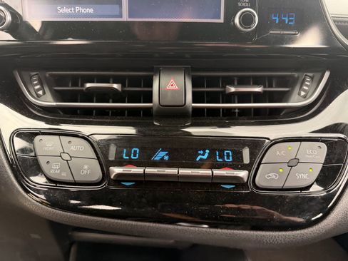 Used 2019 Toyota C-HR LE FWD image 14