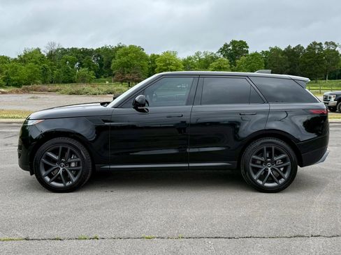 Used 2024 Land Rover Range Rover Sport SE AWD/4WD image 6