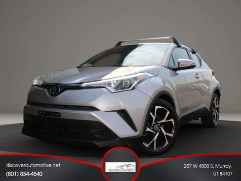Used 2019 Toyota C-HR XLE image 1