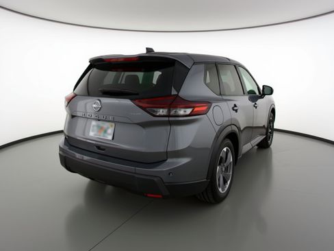 Used 2025 Nissan Rogue SV image 9
