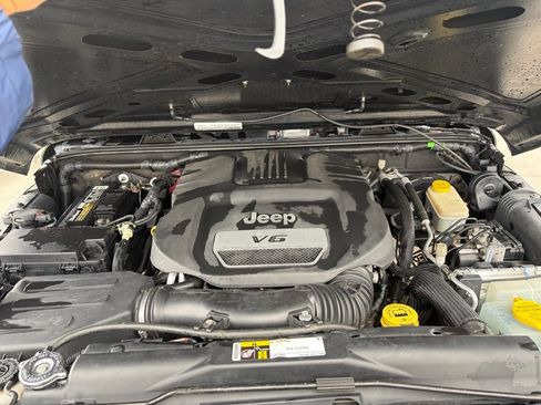 Used 2015 Jeep Wrangler Unlimited Sport w/ Quick Order Package 24S AWD/4WD image 15