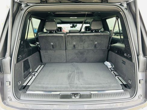 New 2024 Jeep Grand Wagoneer L 4WD w/ Convenience Group III image 33