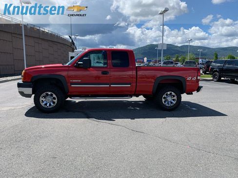 Used 2003 Chevrolet Silverado 2500 LS w/ Skid Plate Package AWD/4WD image 4