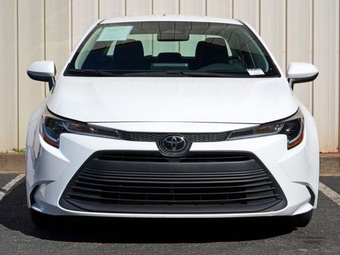 Used 2023 Toyota Corolla LE w/ Carpet Mat Package (TMS) FWD image 6