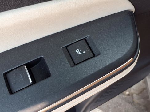 Used 2023 Toyota Crown AWD/4WD image 24