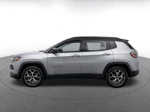 Used 2025 Jeep Compass Limited AWD/4WD image 4