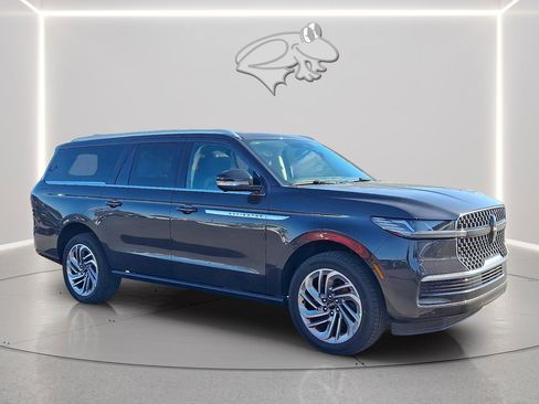 New 2026 Lincoln Navigator L Reserve image 4