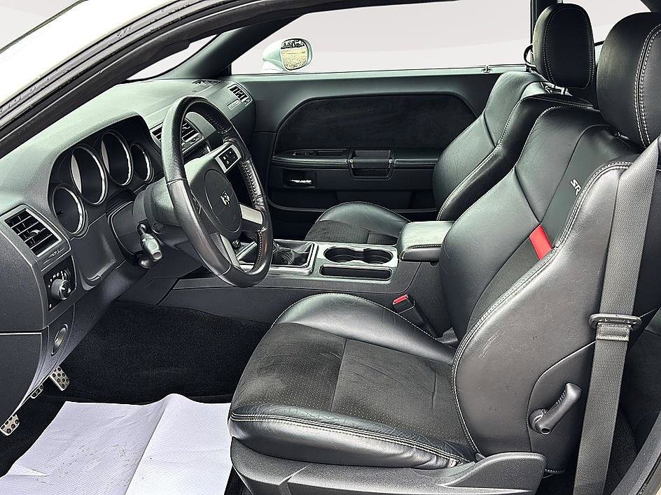 Used 2009 Dodge Challenger SRT8 w/ SRT Option Group II RWD image 11