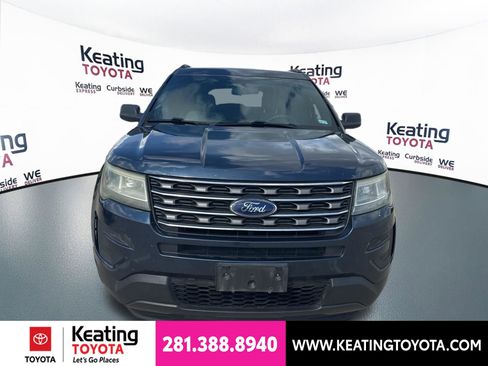 Used 2017 Ford Explorer FWD image 2