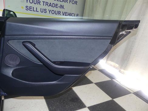 Used 2023 Tesla Model 3 Standard Range image 25