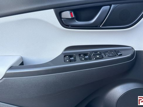 Used 2022 Hyundai Kona SEL image 11