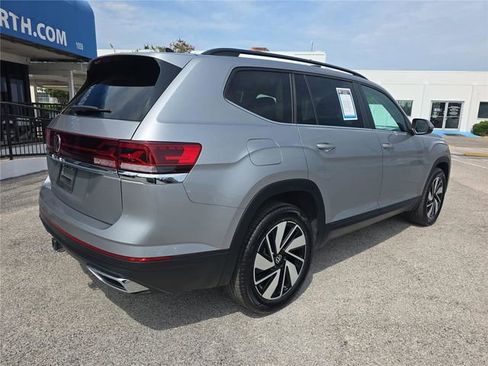 Used 2026 Volkswagen Atlas SE FWD image 5