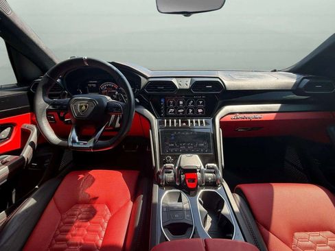 Used 2021 Lamborghini Urus AWD/4WD image 31