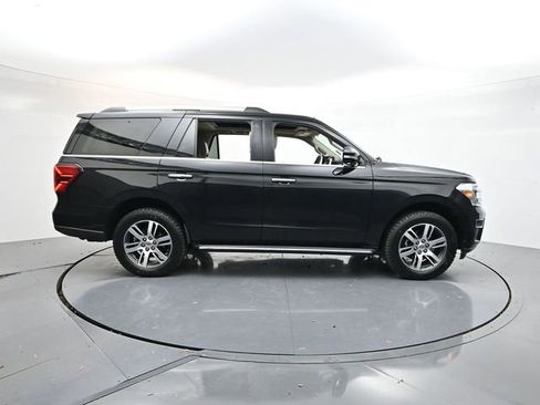 Used 2022 Ford Expedition Limited image 10