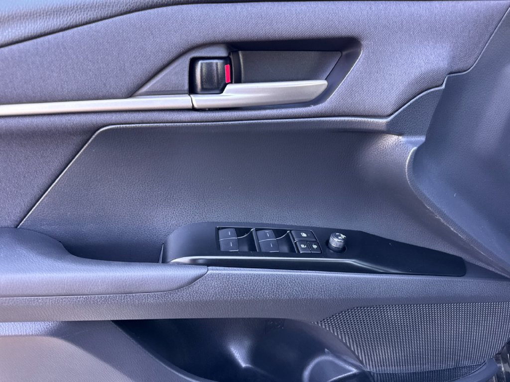 Used 2025 Toyota Camry LE FWD image 10