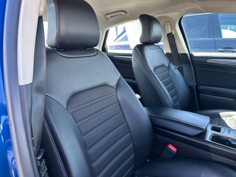 Used 2017 Ford Fusion SE w/ Equipment Group 201A AWD/4WD image 32