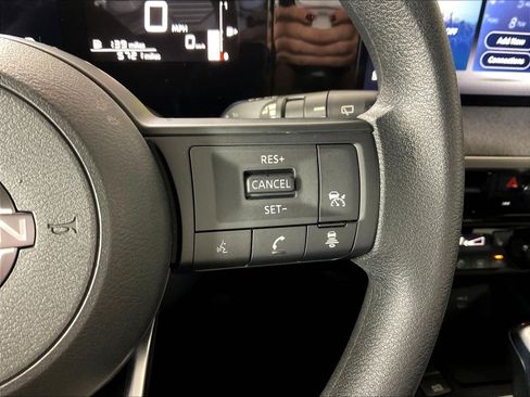 Used 2026 Nissan Kicks SV w/ SV Premium Package FWD image 11