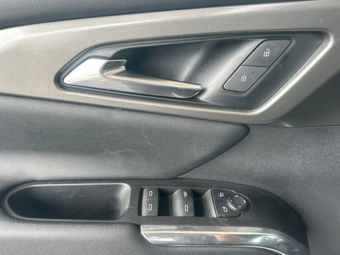 Used 2024 Chevrolet Traverse LT FWD image 11