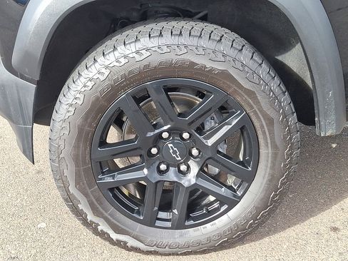 Used 2024 Chevrolet Colorado Trail Boss w/ Technology Package image 8