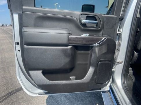 Used 2022 Chevrolet Silverado 2500 LTZ w/ LTZ Convenience Package image 17