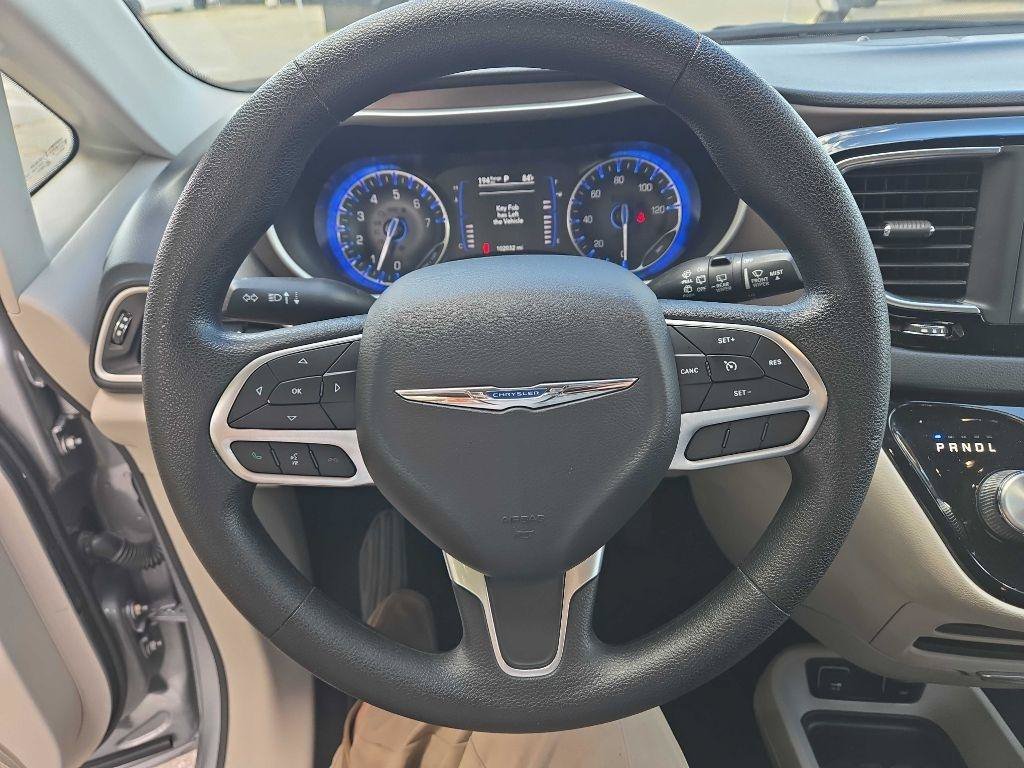 Used 2020 Chrysler Voyager Lxi FWD image 16