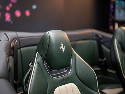 Used 2019 Ferrari Portofino image 13