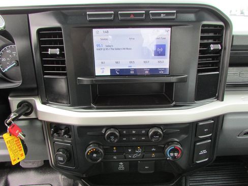 Used 2023 Ford F250 XL w/ XL Chrome Package image 23