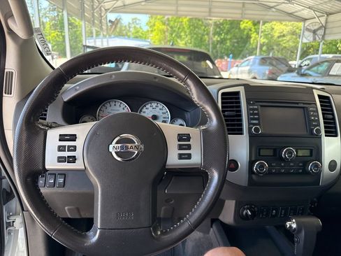 Used 2017 Nissan Frontier PRO-4X w/ Pro-4x Graphics Package image 5