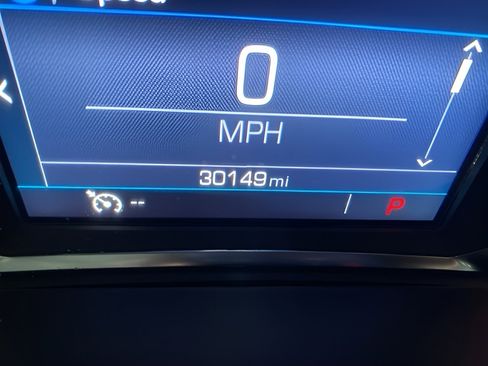 Used 2023 GMC Acadia SLE w/ Driver Convenience Package image 16