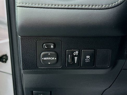 Used 2013 Toyota RAV4 XLE AWD/4WD image 10