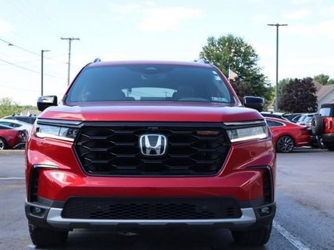 Used 2024 Honda Pilot TrailSport image 13