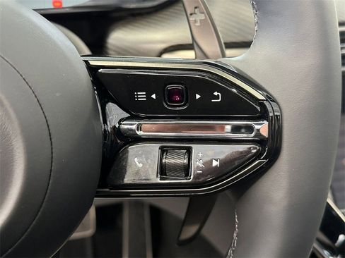 New 2026 Aston Martin V8 Vantage Convertible image 20