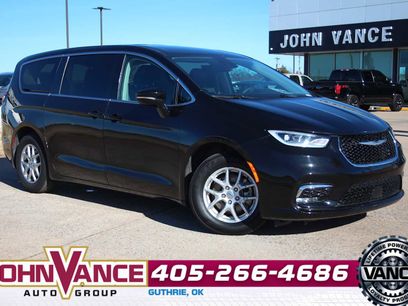 Used 2024 Chrysler Pacifica Touring-L