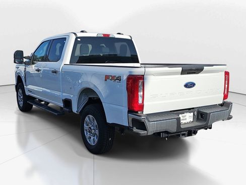 Used 2023 Ford F250 XLT w/ FX4 Off-Road Package image 4