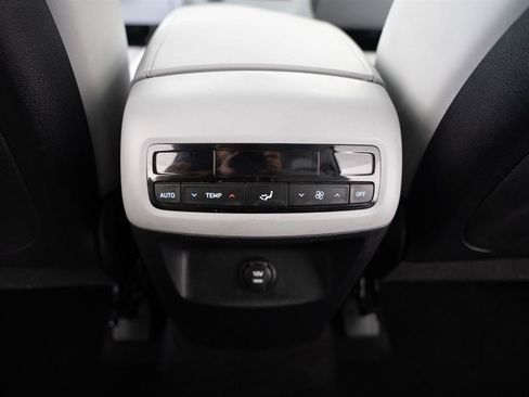 Used 2024 Hyundai Palisade SEL FWD image 18