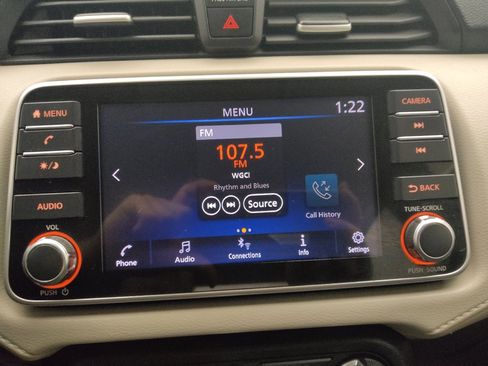 Used 2021 Nissan Versa SV FWD image 25