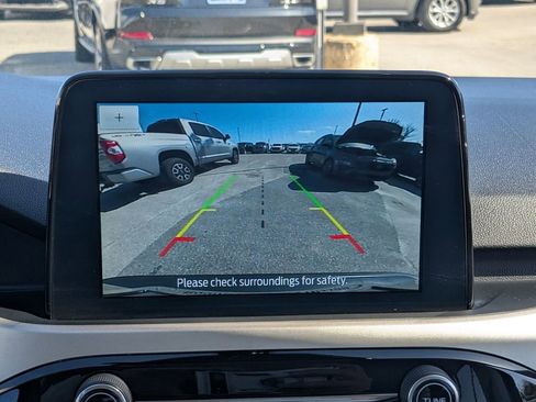 Used 2022 Ford Escape SE image 29